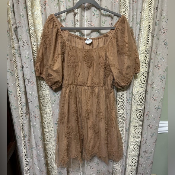 ARULA Dresses & Skirts - Arula By Altar’d State Swiss Dot & Chiffon Mini Dress Latte  Size X (XL)